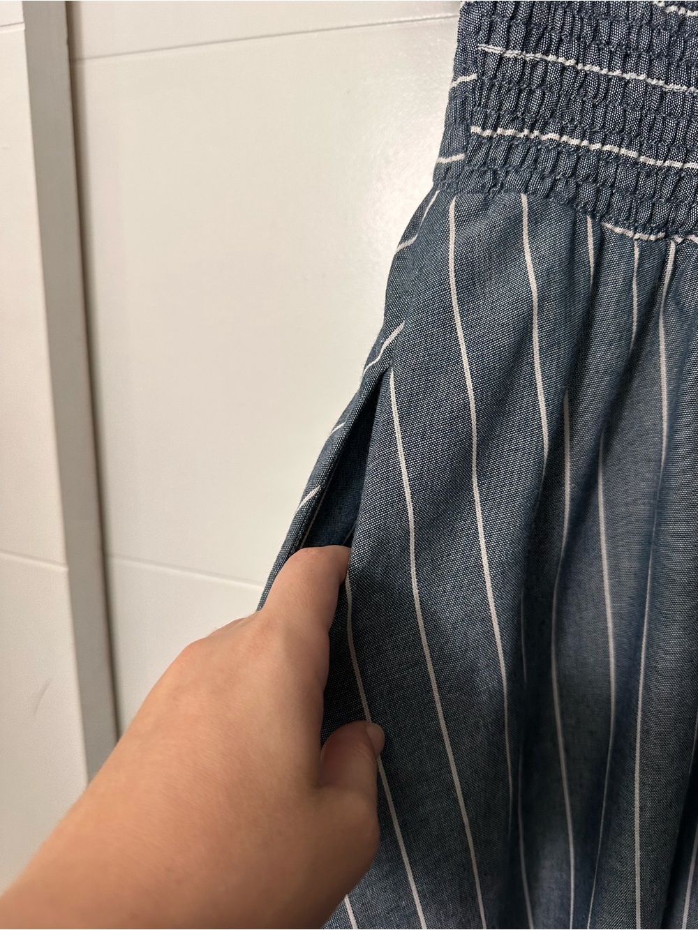Simplee Amazon Blue Striped Smocked Midi Dress Size L -Runs Small - Picture 7 of 8